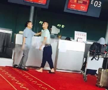 陈冠希机场冲突原因