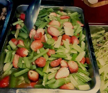 高校食堂西芹炒草莓