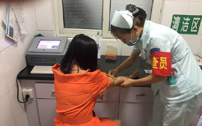 醉驾遇交警卖萌