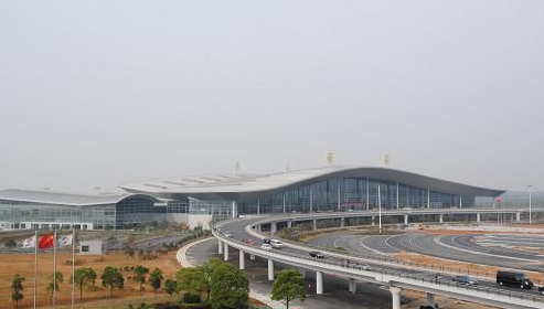 南昌客机误入跑道