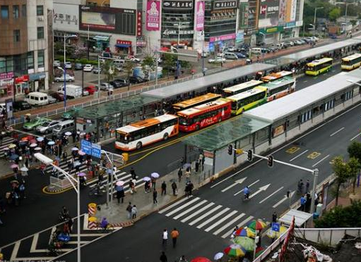 9月26日起郑州优化调整7条公交线路1