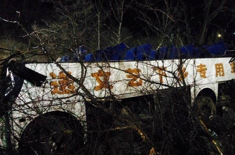 河南大巴坠崖事故1