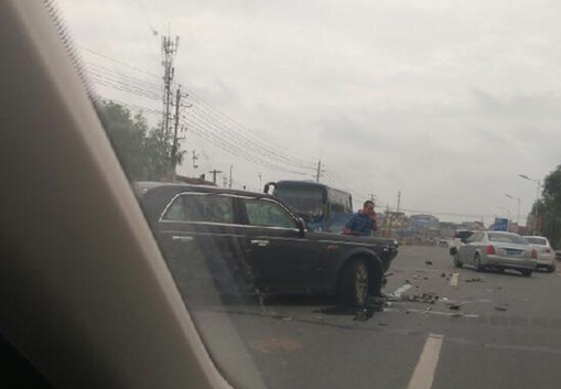 红旗l5全球首撞事故1