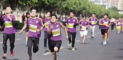 2016厦门国际马拉松赛开跑1