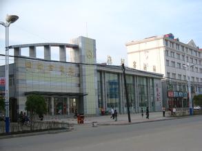 酒泉市玉龙鸣音客运站