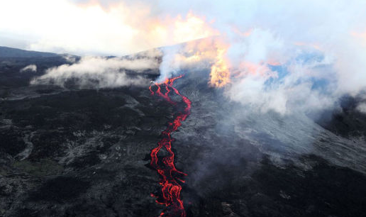 富尔奈斯火山喷发1