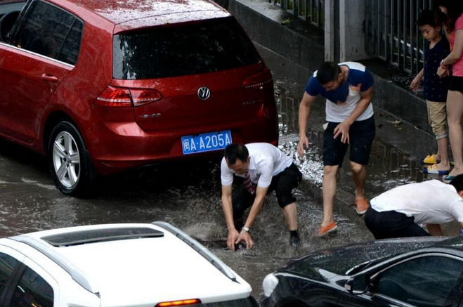 5月福建遭遇暴雨袭击1