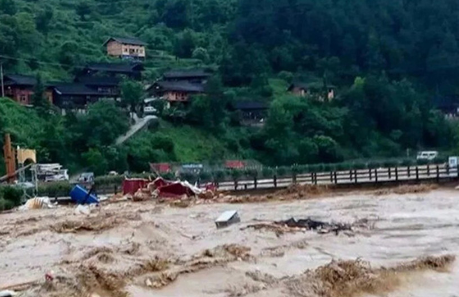 2015.5.27雷山洪水1