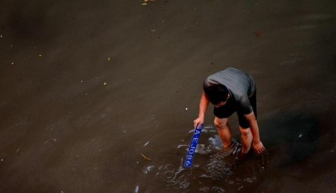 暴雨突袭福州1