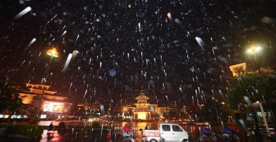6月28日江苏扬州遭遇暴雨1
