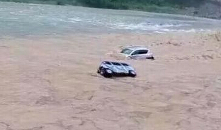 巫溪暴雨引发山洪1