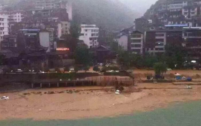 巫溪暴雨引发山洪最新消息1