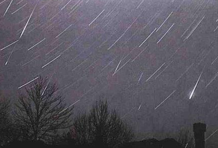2015年英仙座流星雨最佳观测时间1